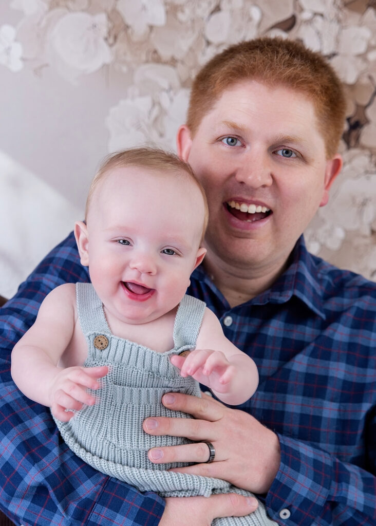 baby milestone photos at six months with dad